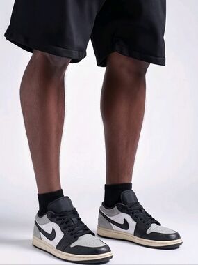 Nike Air Jordan 1 Low Light Smoke Grey Black White 553558-052 Mens 8.5 Womens 10